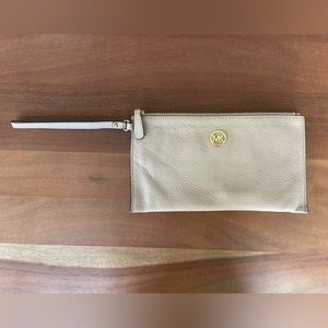 Michael Kors Wristlet Wallet
